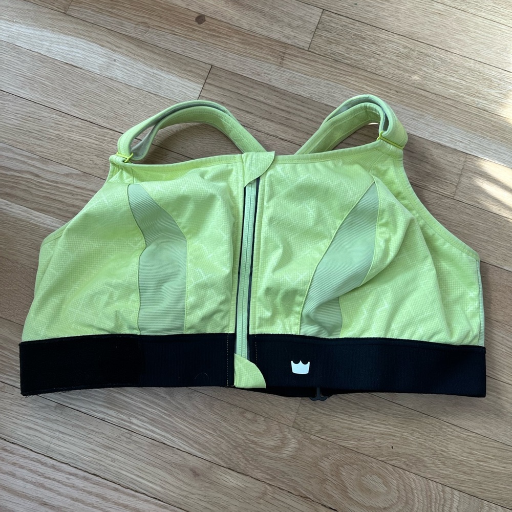 Shefit high impact sports bra in 4 luxe.